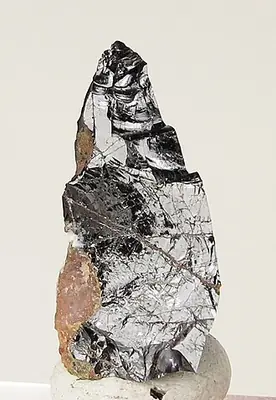 Ejemplar de aeschynita-(Y)