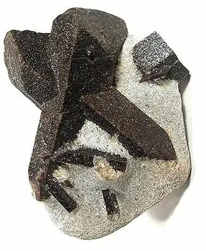 Ejemplar de estaurolita