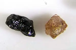 Ejemplar de formanita-(Y)