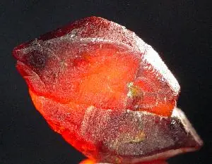 Ejemplar de hidroxilclinohumita