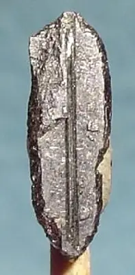 Ejemplar de meneghinita