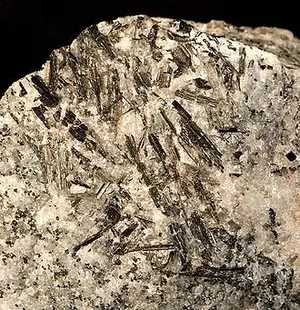 Ejemplar de pinakiolita