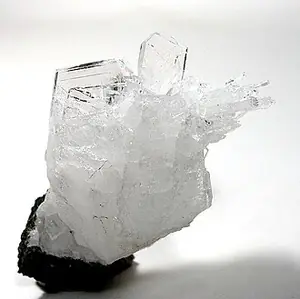 Ejemplar de yugawaralita