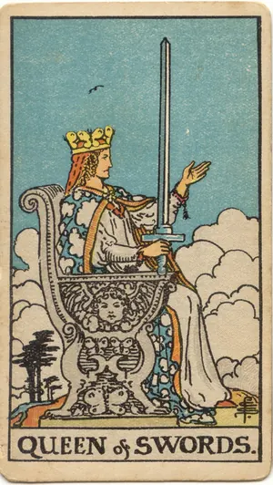 Carta Reina de Espadas del tarot Rider-Waite-Smith (1909), invertida